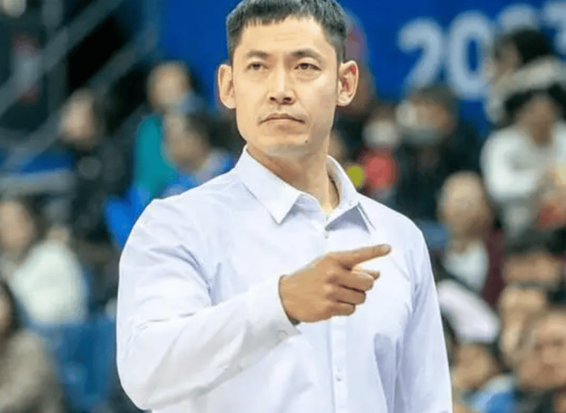 闵鹿蕾因个人原因辞职聘请张庆鹏担任主教练(闵鹿蕾执教水平)