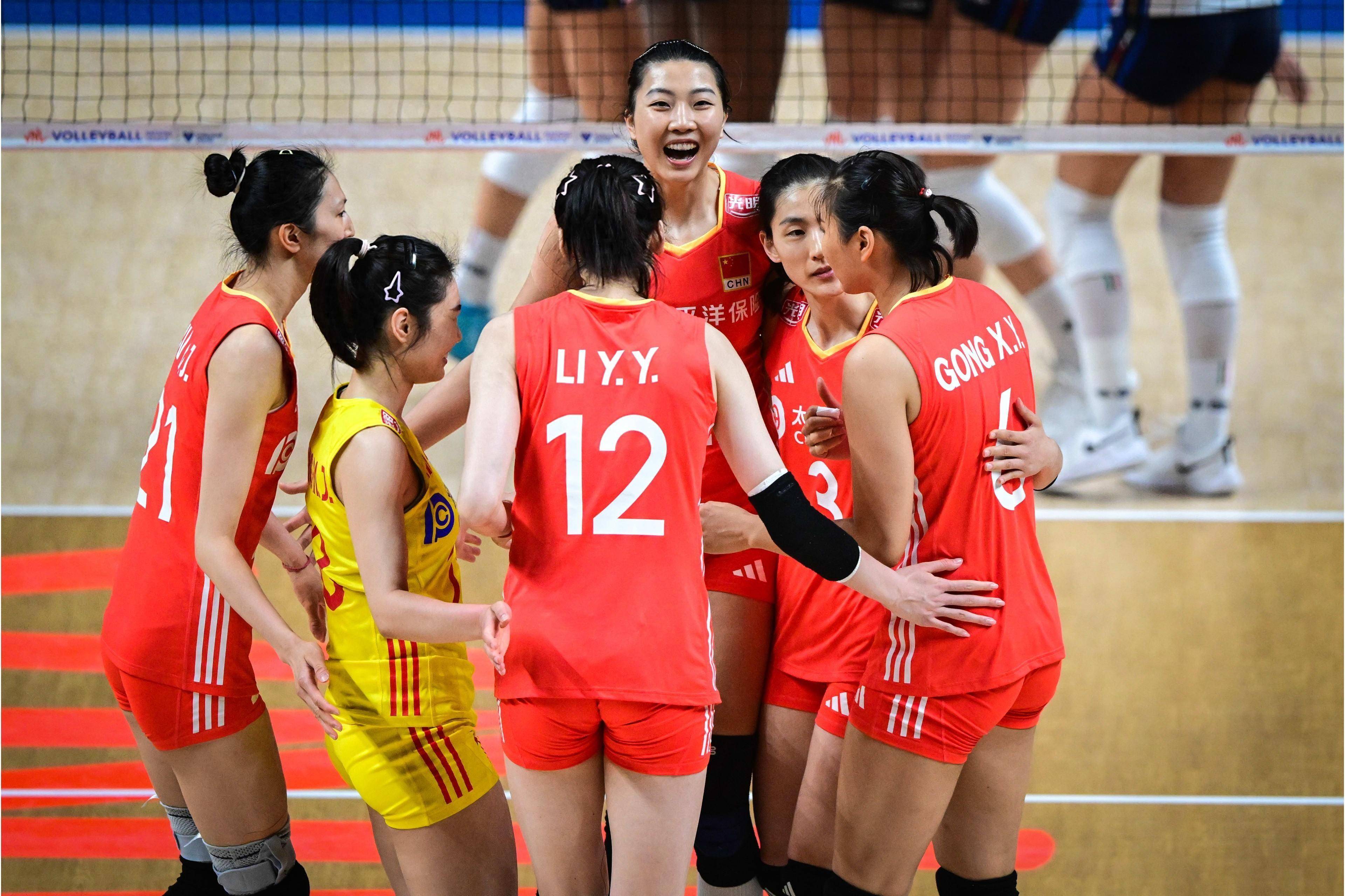 开云体育-世联赛总决赛：中国女排首战波兰与意大利美国同半区(2021世界女排 中国对波兰)