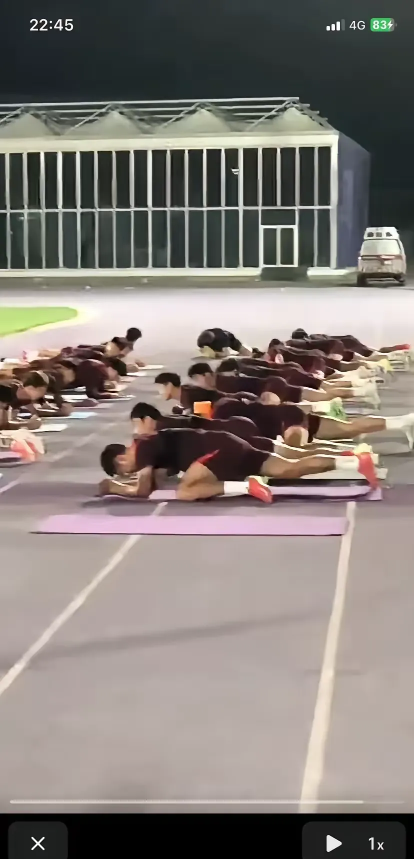 包含球队目前比较困难我们在体能和精神力方面都有巨大消耗的词条