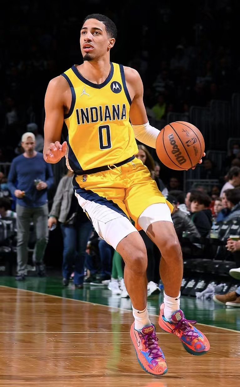 包含NBA-哈里伯顿右小腿拉伤将核磁检查G6出战成疑的词条