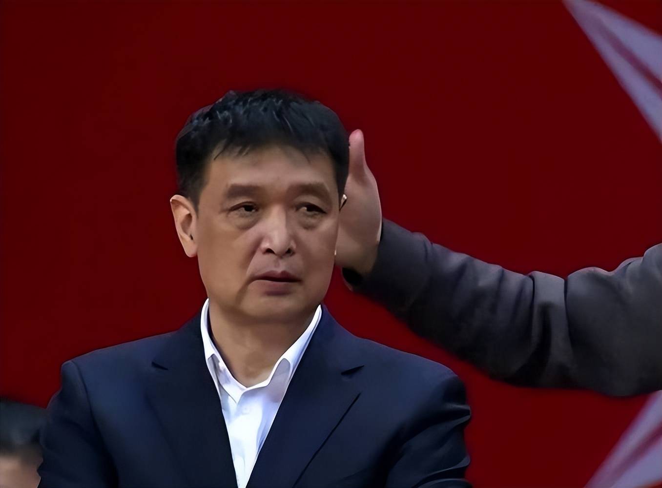 北控官方:闵鹿蕾因个人原因辞职聘请张庆鹏担任主教练(北京闵鹿蕾)