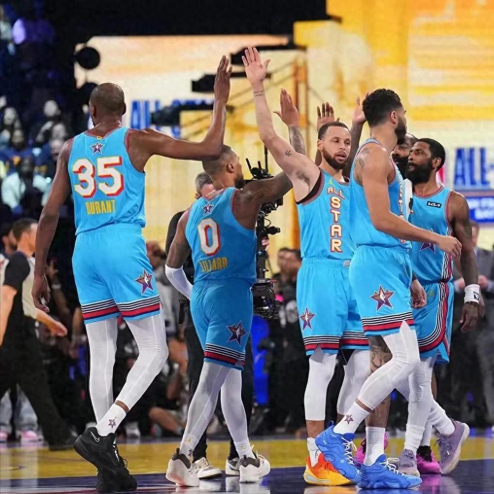 包含近15年NBA季后赛最佳球员：詹姆斯统治7年，库里22年逆天改命的词条