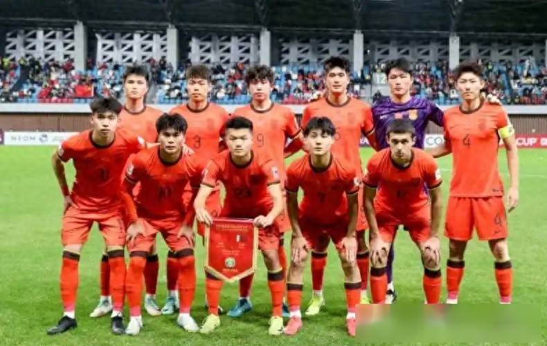 开云体育-3-1！中国女足太强，冲击东亚冠军，宋凯督战，直播引热议(中国女足拿下东亚杯首胜)